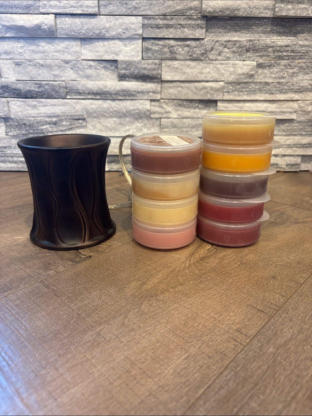 Gold Canyon Wax Warmer with Assorted Wax Melt Cups - Brown